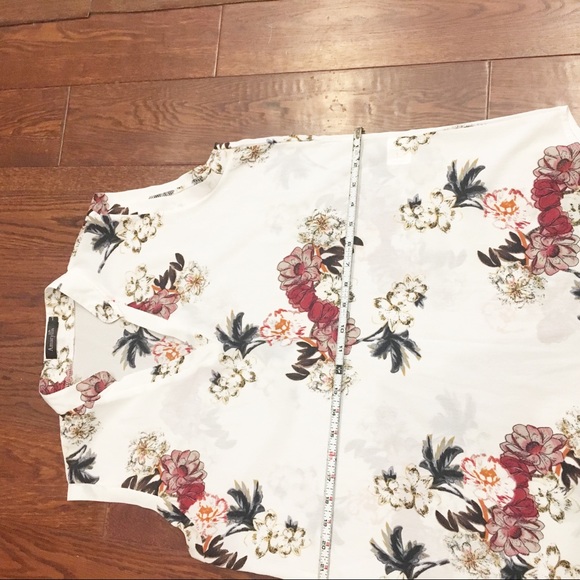 Amaryllis floral top - Picture 2 of 4